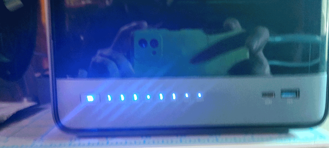 Minisforum N5 Pro - Blue LEDs that rival the sun